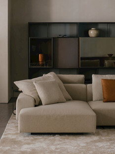 现代简约米色沙发客厅一角