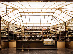 时尚玻璃顶酒廊空间