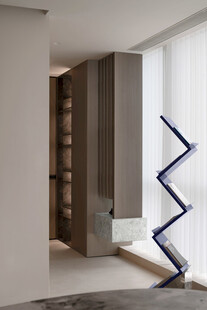 室内装修中的折叠梯与储物柜