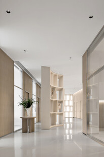 现代简约风格宽敞室内空间