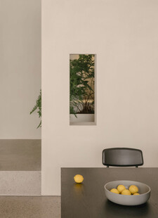 简约室内一角与水果陈设