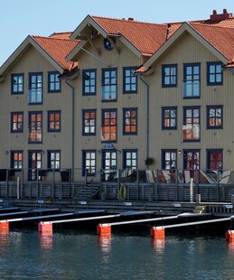 临水欧式建筑风景