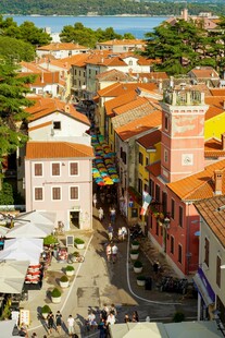 色彩斑斓的 洲小镇风光