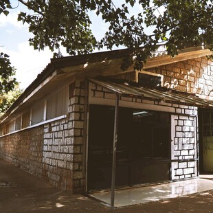 乡村老式砖瓦房