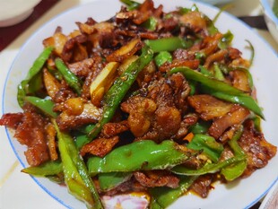 青椒炒肉美味菜肴