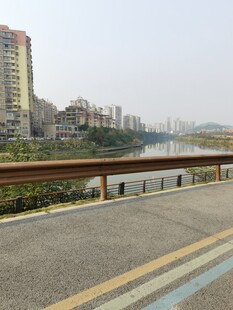 城市河畔道路景观