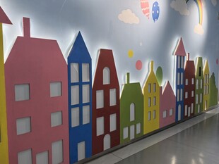 彩色卡通房屋墙面装饰