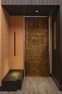 现代简约风电梯厅一角