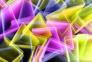 炫彩几何三角图案背景