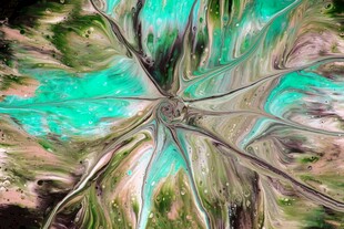 抽象炫彩放射状艺术图案