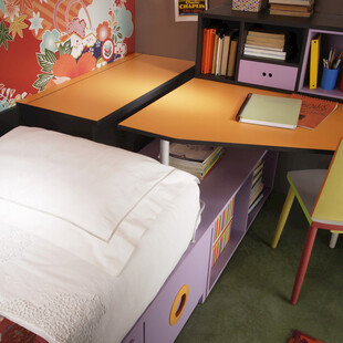 儿童卧室温馨书桌床铺组合