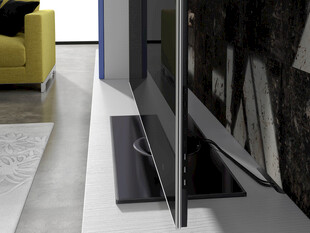 现代客厅中的黑色大屏电视