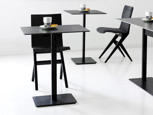 现代简约风格桌椅组合