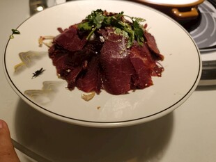 美味生牛肉摆盘