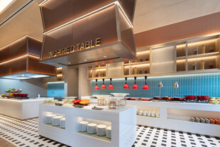 现代时尚自助餐厅内部场景