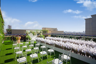 户外草坪婚礼场地布置