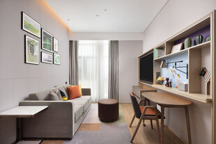 现代简约风温馨书房一角