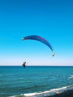 海上滑翔伞运动风采