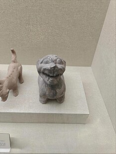 古代石制动物雕塑展品