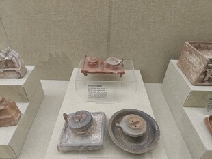 古代陶器文物展示