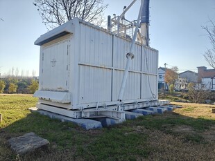 户外白色设备箱