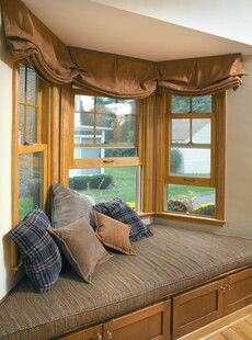 窗边舒适榻榻米休闲角落