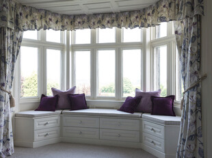 窗边舒适飘窗设计