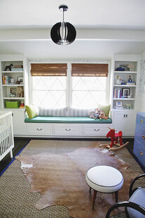 温馨儿童房舒适阅读角落