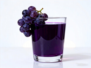 一杯紫葡萄汁