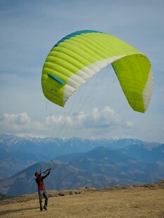 单人畅享空中滑翔之乐