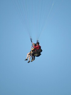 双人空中滑翔体验