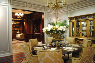 豪华典雅的室内餐厅场景