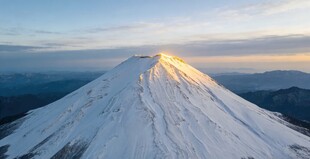 富士山壮丽雪景