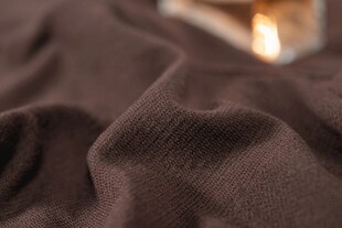 深棕色丝袜柔软布料特写