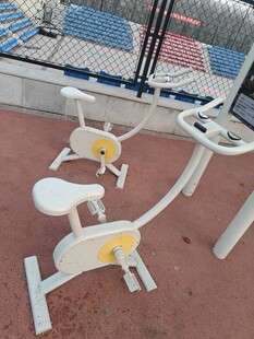 户外健身器材 休闲好去处