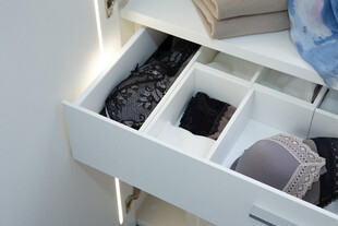 抽屉内衣物有序收纳