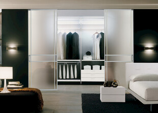 现代简约风格卧室一角