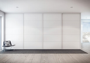 简约白色衣柜与室内一角