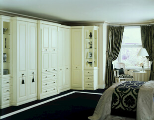 简约卧室白色衣柜设计