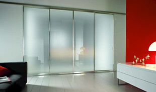 现代简约风格室内玻璃隔断