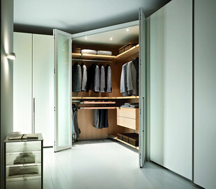 现代简约风格开放式衣帽间