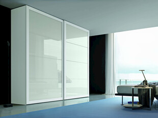 现代简约风格的衣柜空间