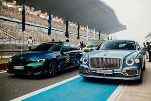 赛道旁的豪华汽车展示