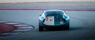 赛道上的复古赛车