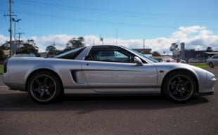 银色时尚跑车外观展示