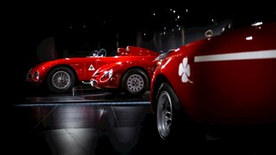 经典红色跑车展示