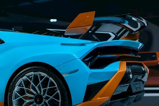 炫酷蓝橙超跑特写