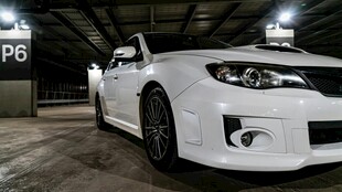 炫酷白色改装跑车