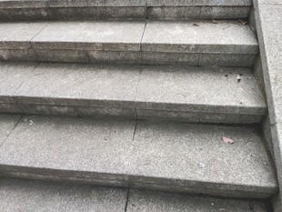 灰色水泥台阶特写