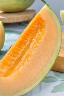 切开的美味甜瓜